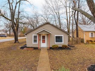 411 SW 13th St, Blue Springs, MO 64015