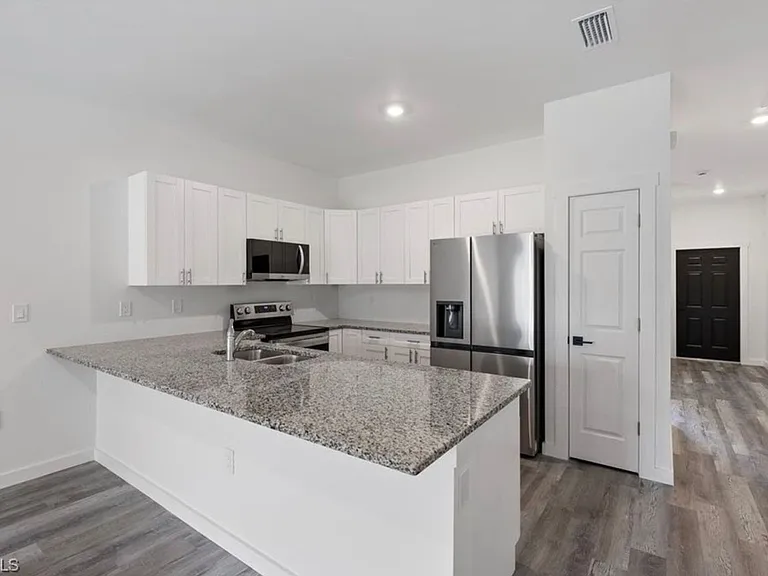 1025 Meadow Rd — Photo 19