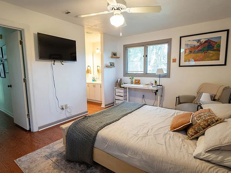 3724 Longchamp Cir — Photo 38