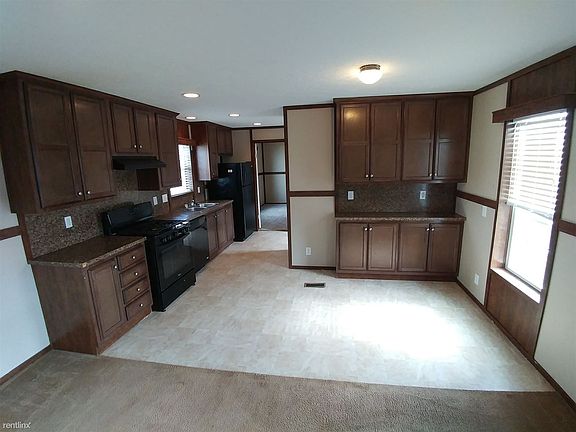 4th image of 35 Saint George Dr