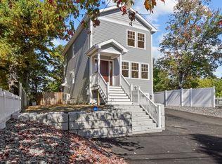 73 W Carpenter St, Attleboro, MA 02703