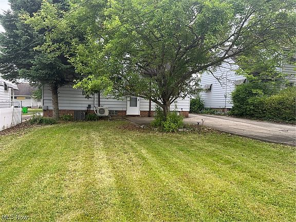 3rd image of 12321 Woodward Blvd