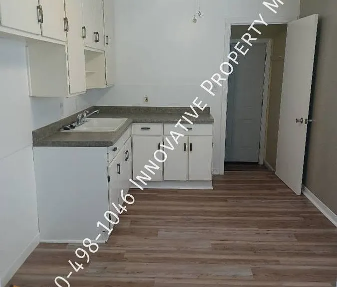 1309 Clancy Ave — Photo 4