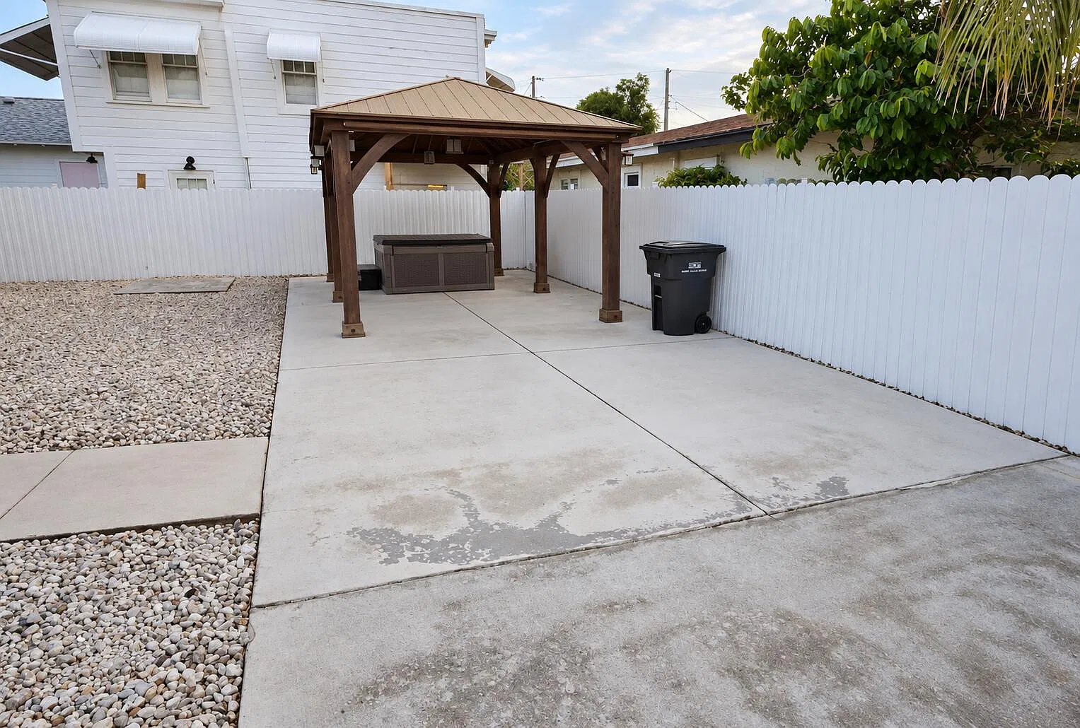 2 bed, 1.0 bath, 926 sqft, $2,700 — Photo 4
