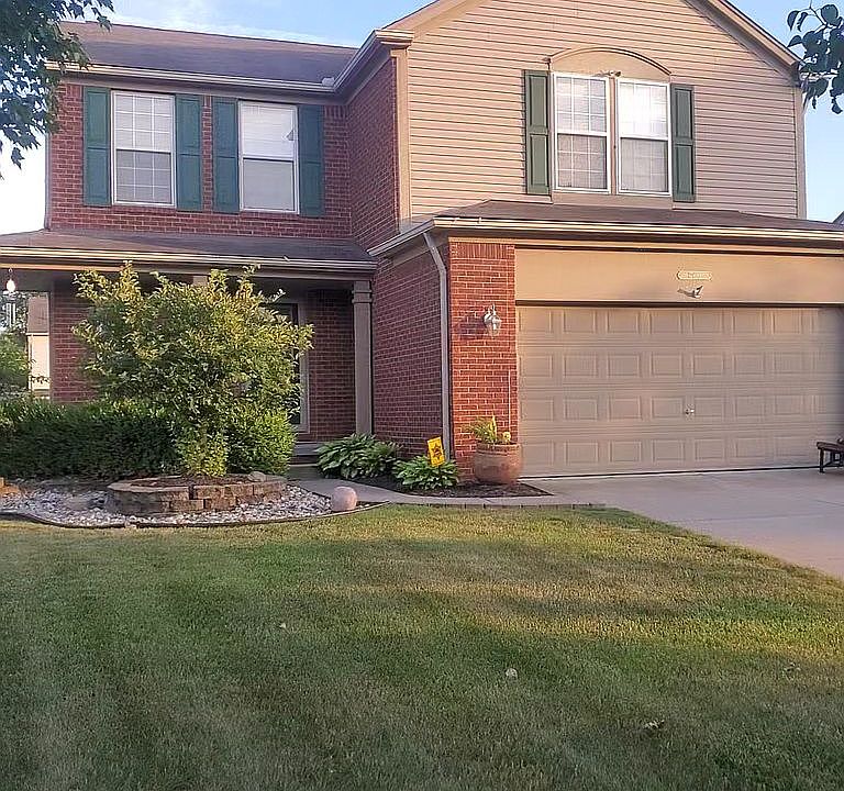 1st image of 17920 Country Club Dr
