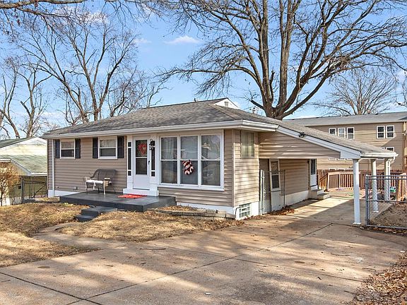 2nd image of 10044 Pepper Ln