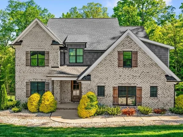 8404 Poplar Bluff Dr, Stokesdale, NC 27357