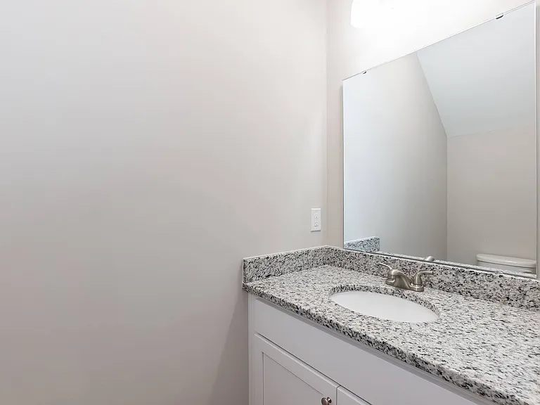 737 Grover Ln — Photo 17