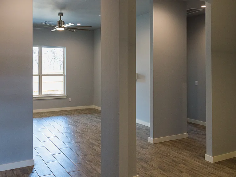 512 Remington Ave — Photo 6