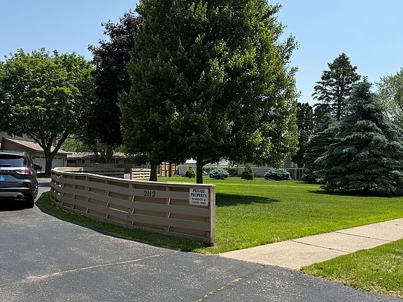 Park-like Front yard