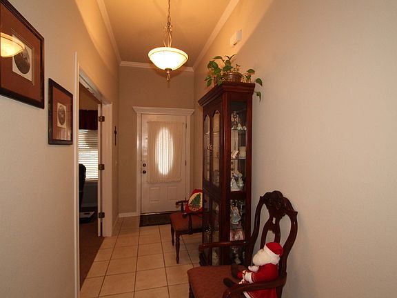 5th image of 413 Foxwoods Ct