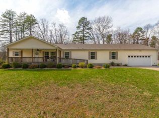 53 Shirley Ln, Stuarts Draft, VA 24477