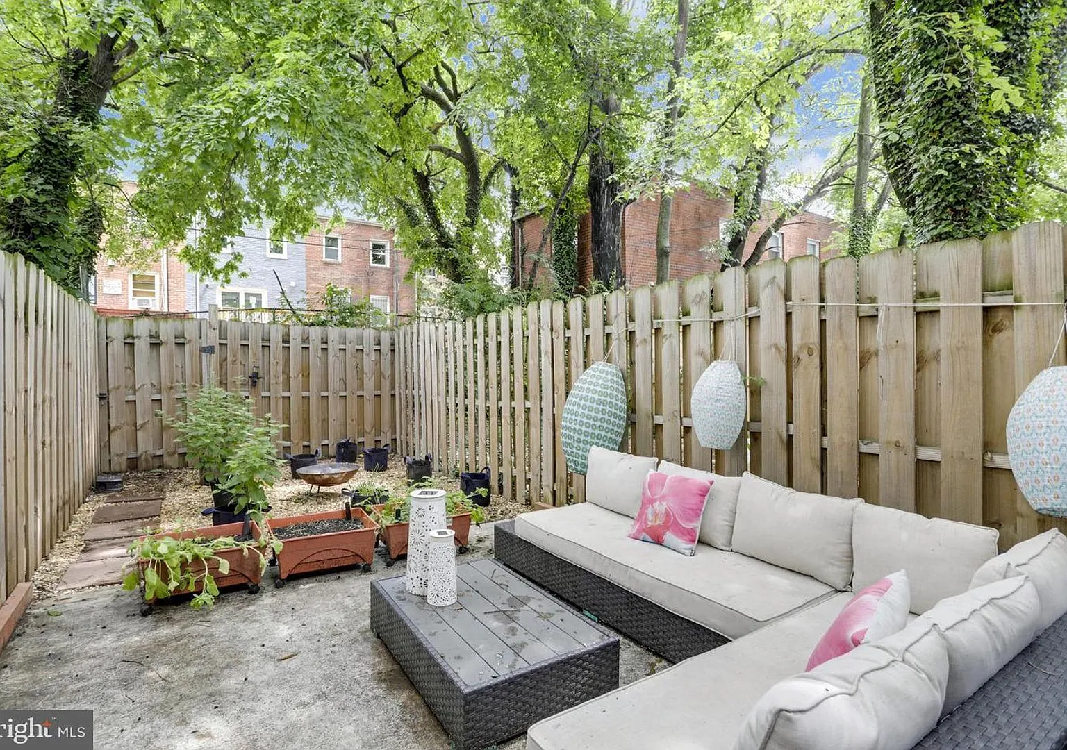 DC Backyard Oasis-Fully Renovated Two-Bedroom House Available Now! — Photo 2