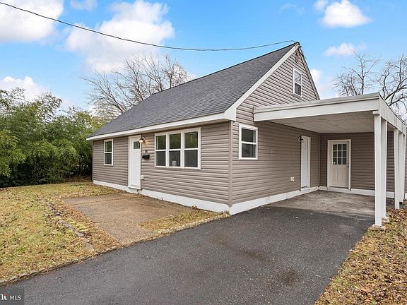 3rd image of 911 Allison Rd