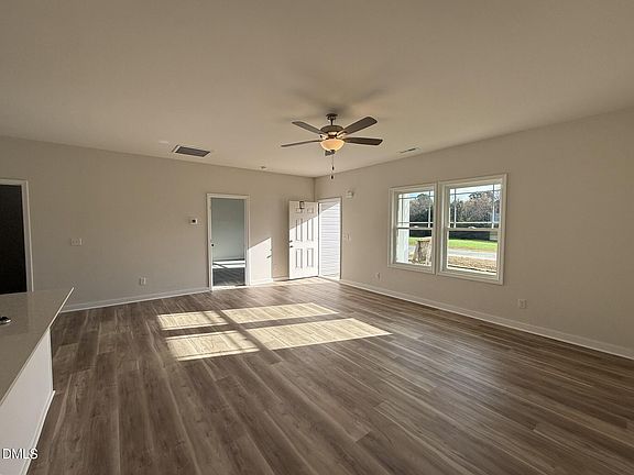 3rd image of 189 Jacobs Ridge Dr