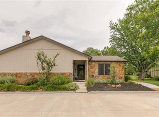 14111 Crossing Way E, Edmond, OK 73013