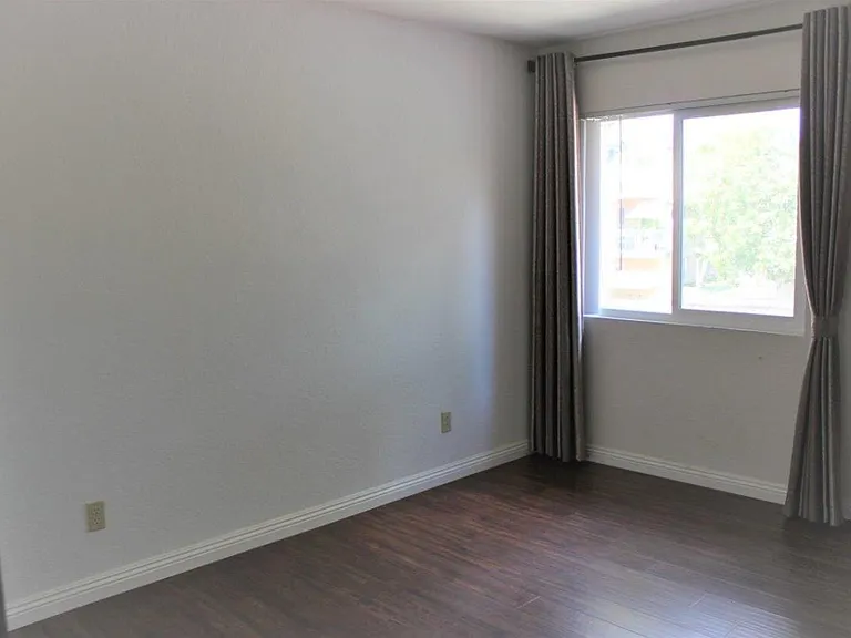 11349 Avenida De Los Lobos #C — Photo 8