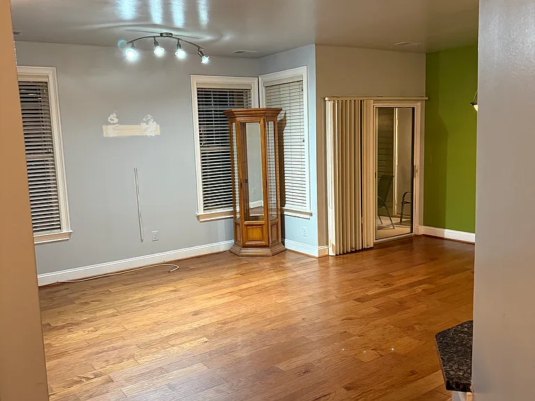 2712 Gresham Way #103 — Photo 17