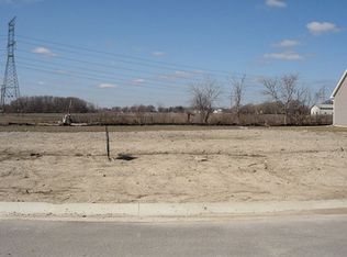 4033 Edge View Dr, Oregon, OH 43616