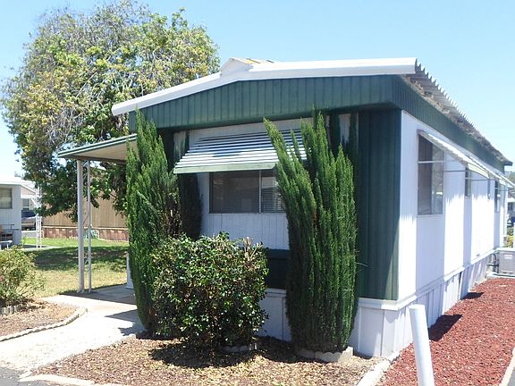4th image of 211 N Citrus Ave