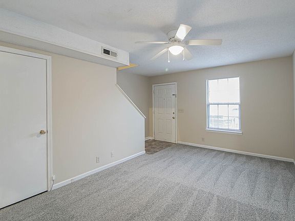 5th image of 117-4 Hickory Trce