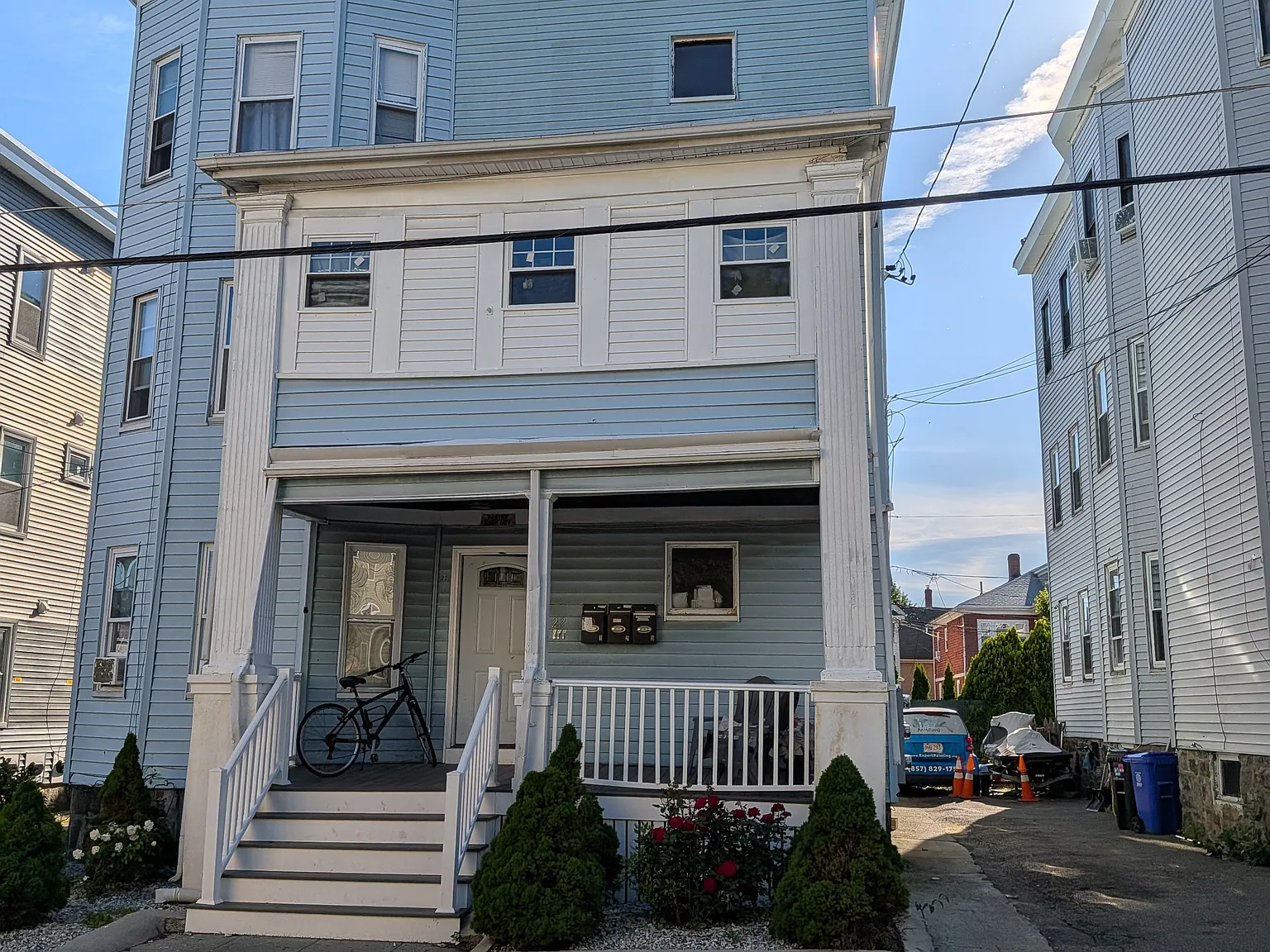 3 bed, 1.5 bath, 1300 sqft, $3,695 — Photo 2