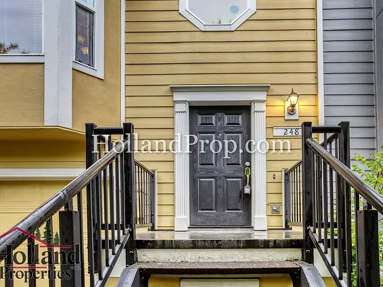 248 NW Prescott Pl — Photo 2