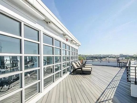Rooftop Terrace!