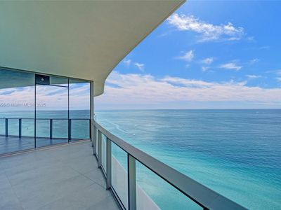 15701 Collins Ave #2903, North Miami Beach, FL, 33160