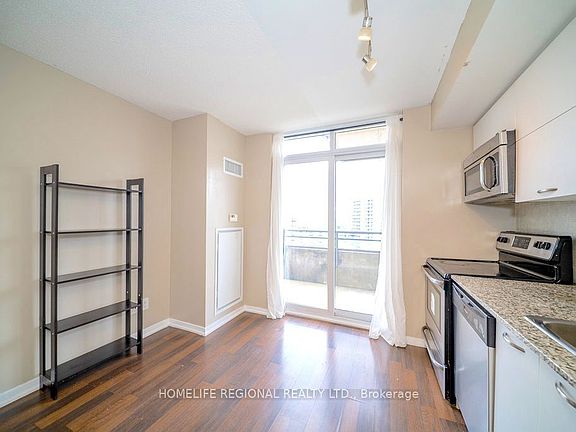 5th image of 38 Joe Shuster Way #1520