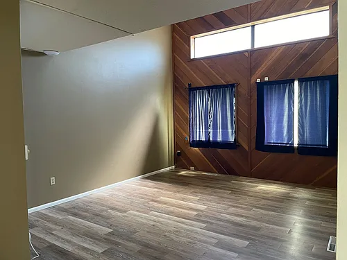 1603 Howard Ave Photo 1