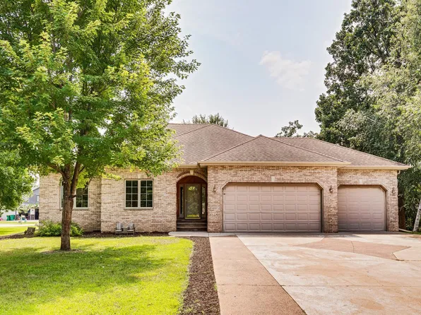 6087 Golden Oaks Cir, North Branch, MN 55056