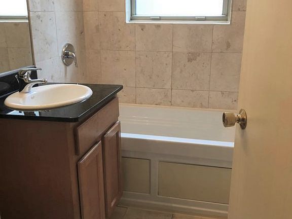 5th image of 7529 N Damen Ave #J1