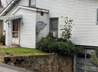 1133 Country Club Rd, Monongahela, PA 15063