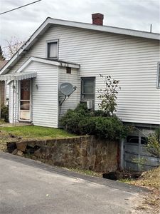 1133 Country Club Rd, Monongahela, PA, 15063