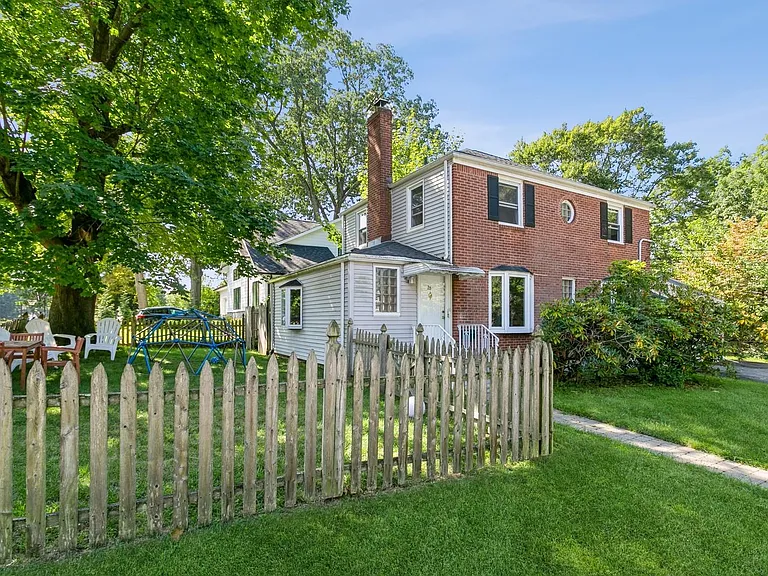 26 Pleasant Ave — Photo 24
