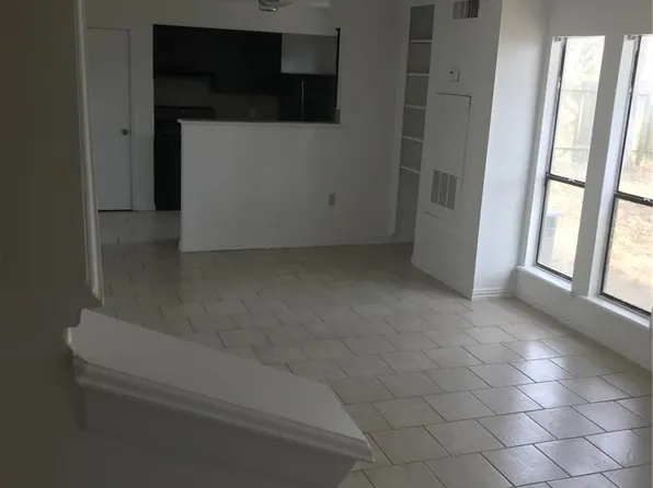 1524 Hawk Tree Dr, College Station, TX 77845