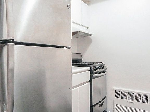 2nd image of 7 E 86th St APT 6D