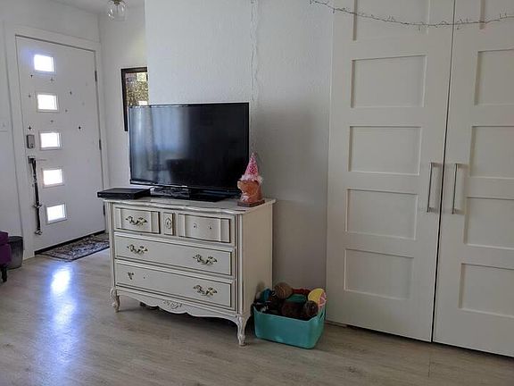 4th image of 8605 Putnam Dr APT 102