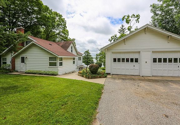 2nd image of 6748 W Lake Dr