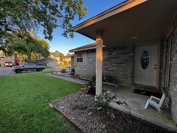 5th image of 20011 River Brook Dr
