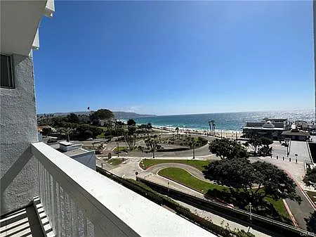 2 bed, 938 sqft, $4,995 — Photo 2