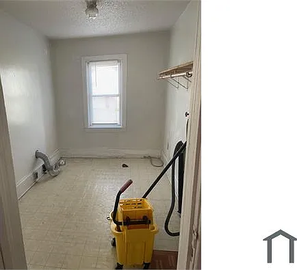 207 S Main St — Photo 5