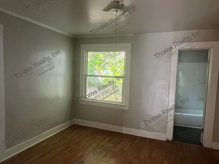 1316 Clark St — Photo 15