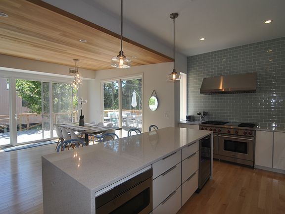 4th image of 27 Evergreen Ave