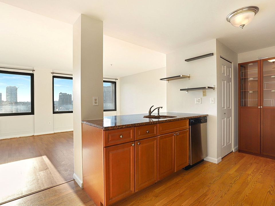 Spacious Updated Gourmet Kitchen