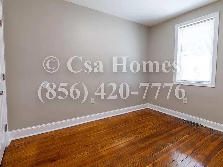 1502 S 9th St — Photo 16