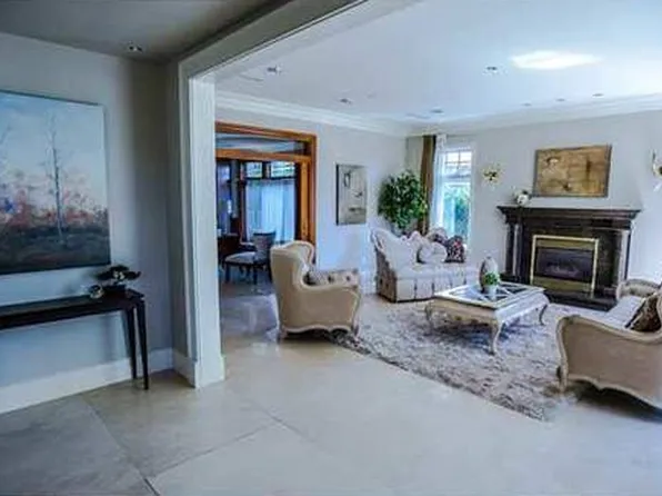 6088 Athlone St #1, Vancouver, BC V6M 3A4