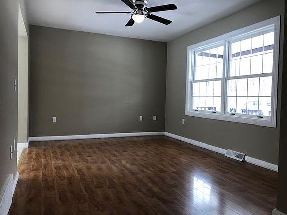 2nd image of 19 Kent Dr