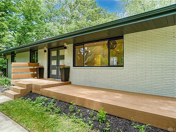 5th image of 2870 La Cresta Dr